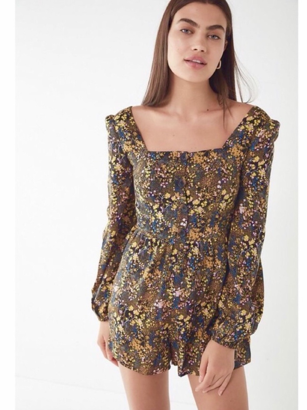 Urban Outfitters Women's Paulina Floral Square-Neck
Romper M Square Neck